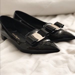 Salvatore Ferragamo 8B Big Vara Bow Flats